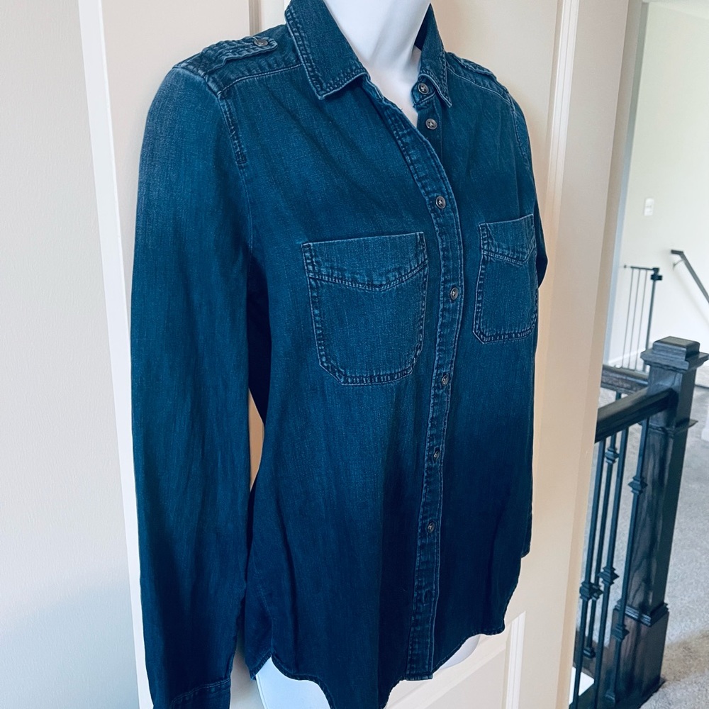 Express button up - Picture 2 of 5